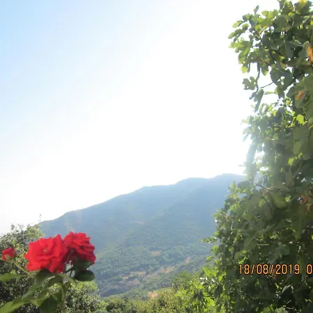 Villa ολόκληρο σπίτι στα βουνά των αγραφων *