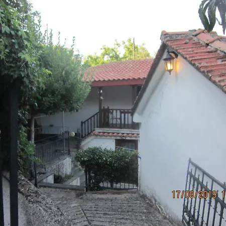 ολόκληρο σπίτι στα βουνά των αγραφων