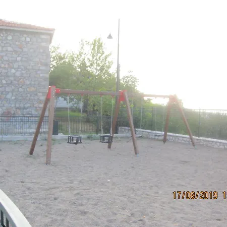 ολόκληρο σπίτι στα βουνά των αγραφων Villa Thrapsímion