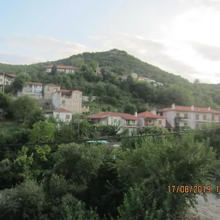 ολόκληρο σπίτι στα βουνά των αγραφων Villa